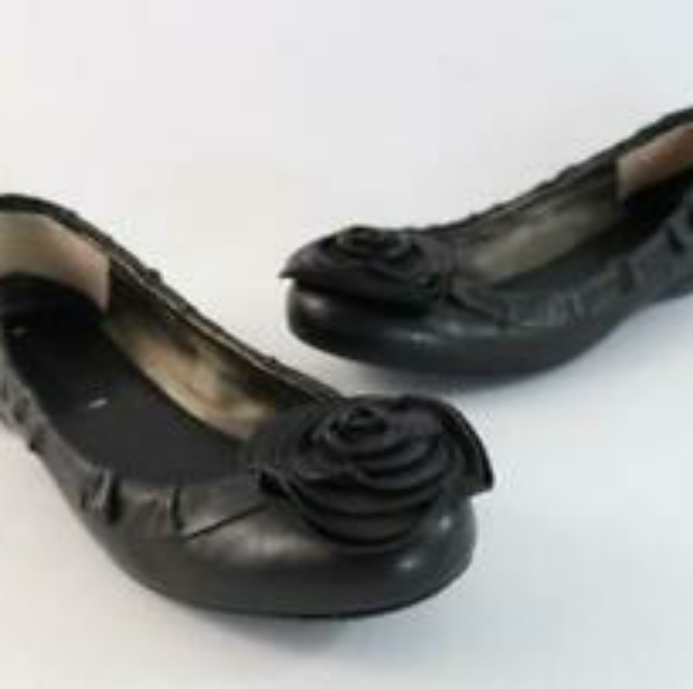BCBGMAXAZRIA Black Leather Flower Ballet Flats 9